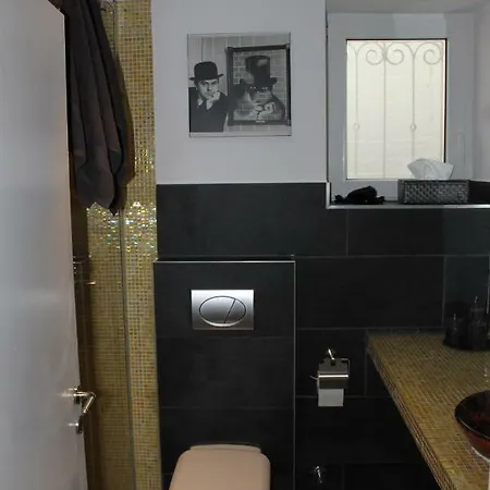 Apartment Schoenes Mit Gartenblick *