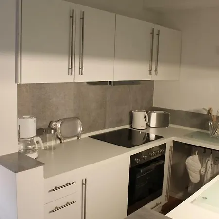 Apartment Schoenes Mit Gartenblick *