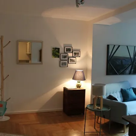 Schoenes Mit Gartenblick *