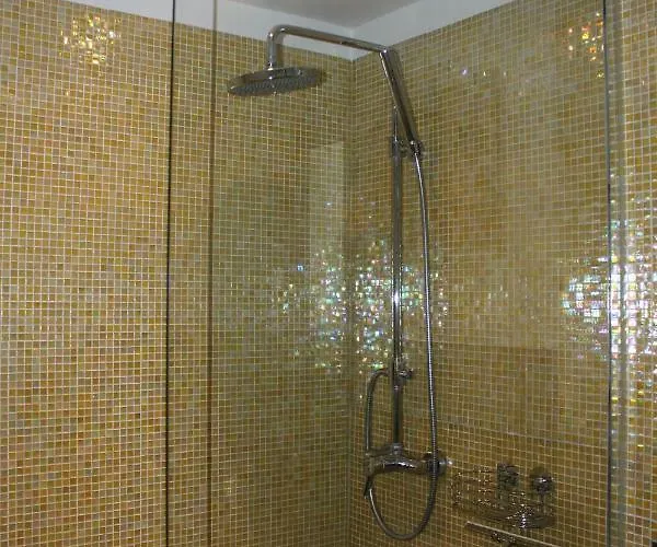 Schoenes Mit Gartenblick *